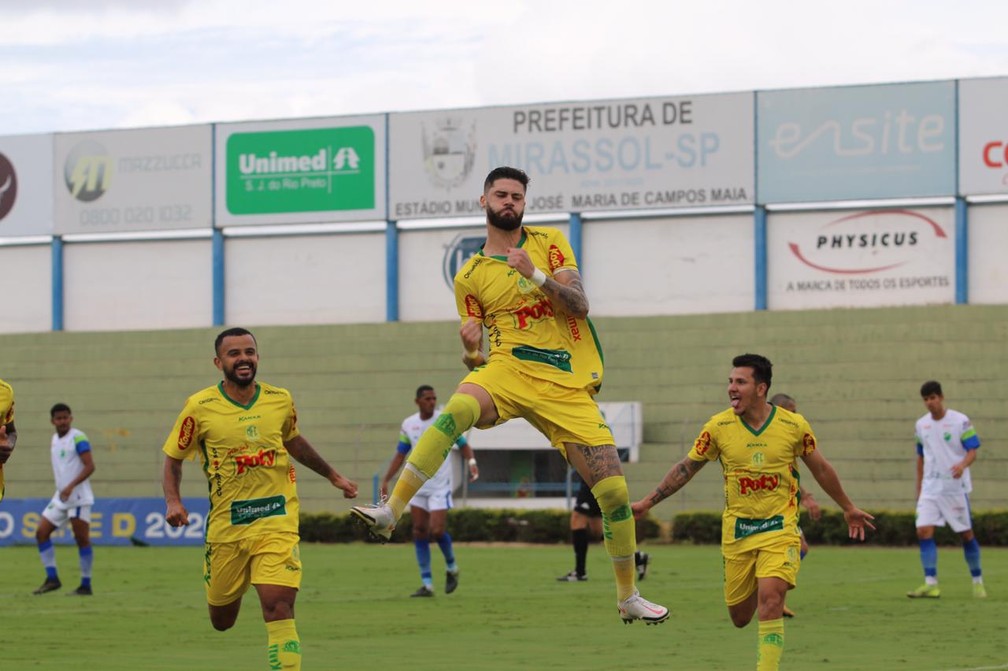Altos sofre goleada fora de casa e fica longe da final da Série D
