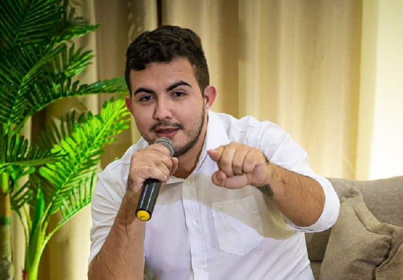 Prefeito do Piauí que sofreu hemorragia durante expediente recebe alta médica