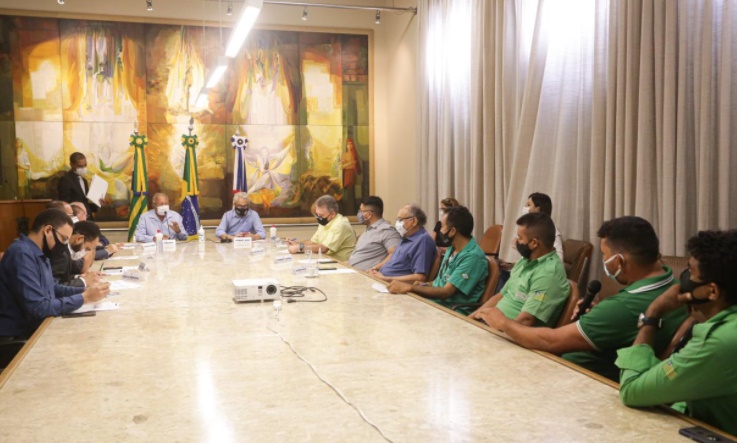 Dr. Pessoa entra em acordo com trabalhadores do transporte público de Teresina