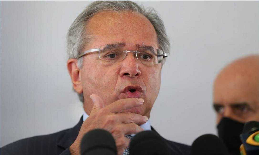 Paulo Guedes diz que só prorroga benefício com congelamento de verbas para educação e segurança