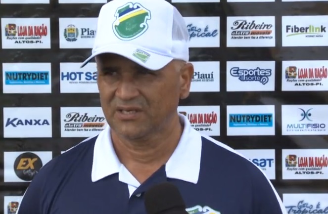 Treinador do Altos fala sobre a briga entre seus jogadores na partida contra Moto Club