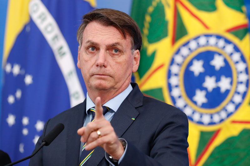 Bolsonaro critica isolamento social e dispara: “povo brasileiro é forte e não tem medo do perigo”