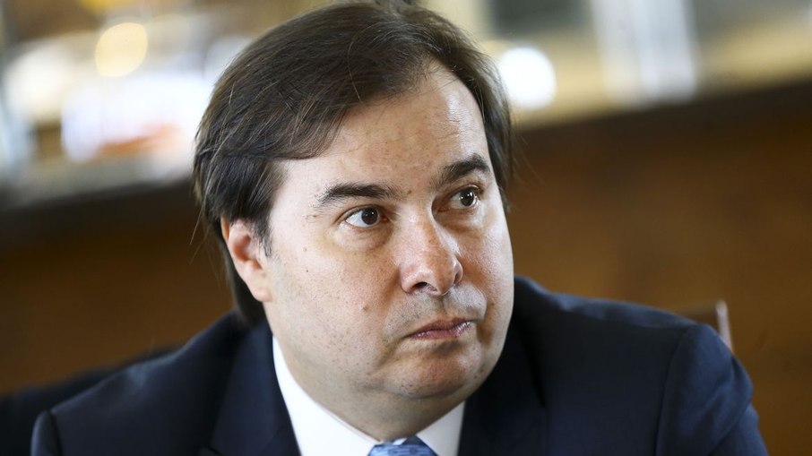 DEM abandona Rodrigo Maia e decide ficar isento na disputa da Câmara