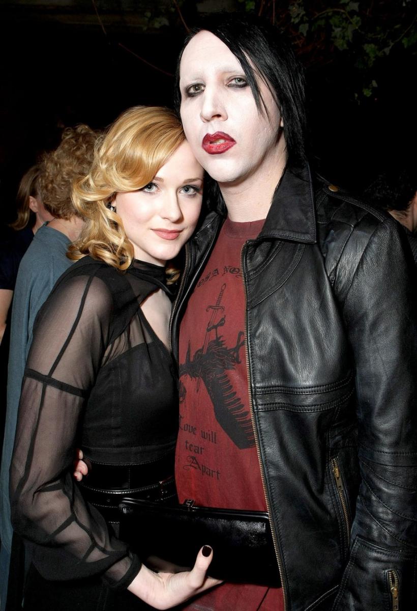 Ex-noiva de Marilyn Manson revela que cantor 'abusou horrivelmente' dela por anos