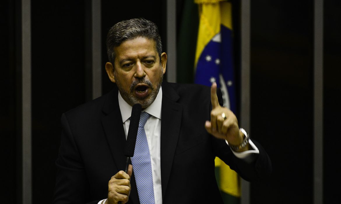 Deputados elegem Arthur Lira para a presidência da Câmara