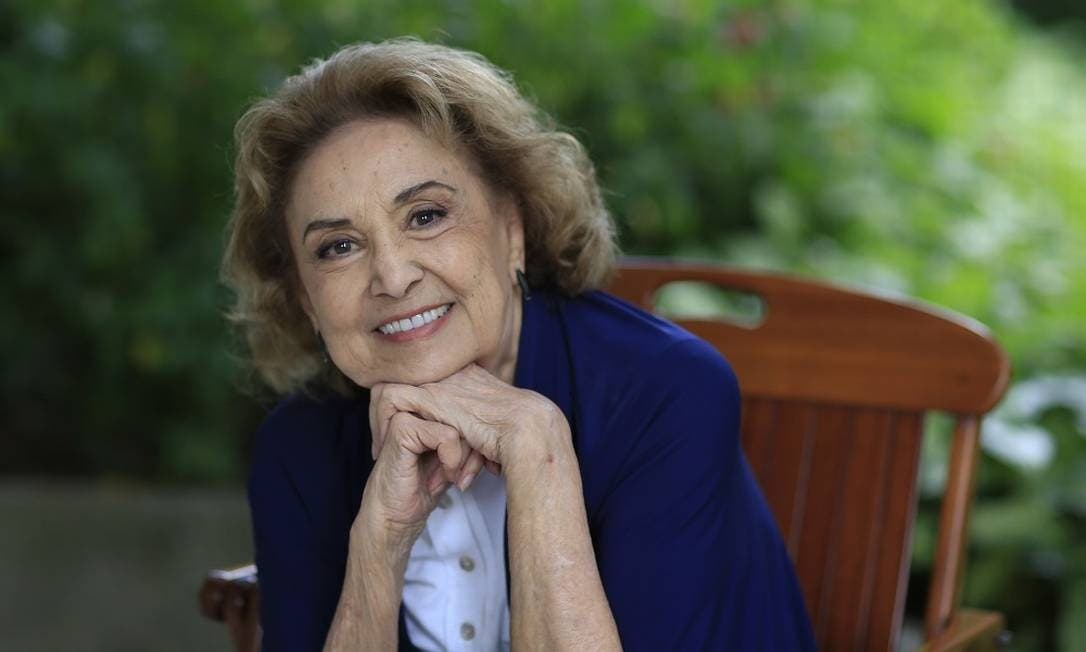 Eva Wilma recebe alta médica e está curada de pneumonia
