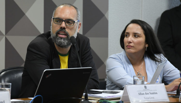 YouTube retira do ar canal do bolsonarista Allan dos Santos, o 'Terça Livre'