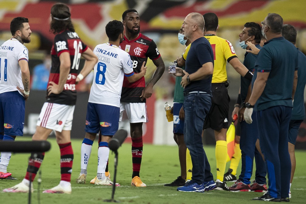 Polícia Civil do Rio indicia jogador Ramirez, do Bahia, por injúria racial contra Gerson, do Flamengo