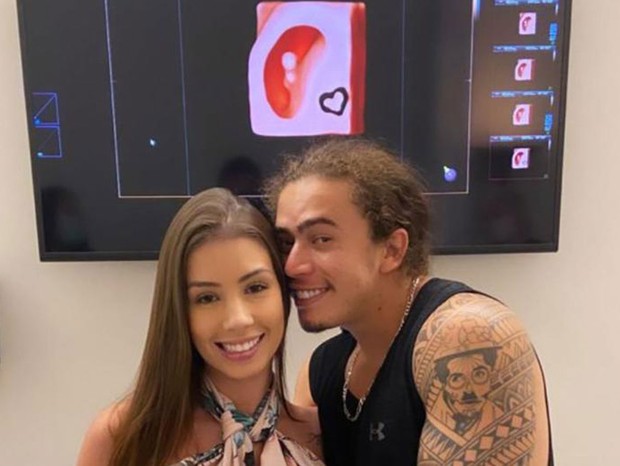 Whindersson Nunes e Maria Lina mostram primeira ultrassom do filho
