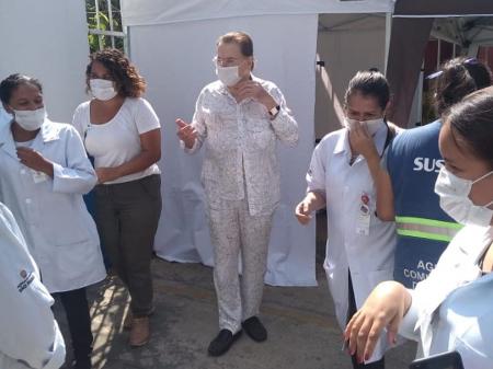 Silvio Santos é vacinado contra a Covid-19 em São Paulo