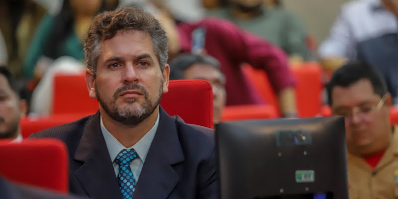 Deputado Pablo Santos deixa Fundação Hospitalar e retorna para a Alepi