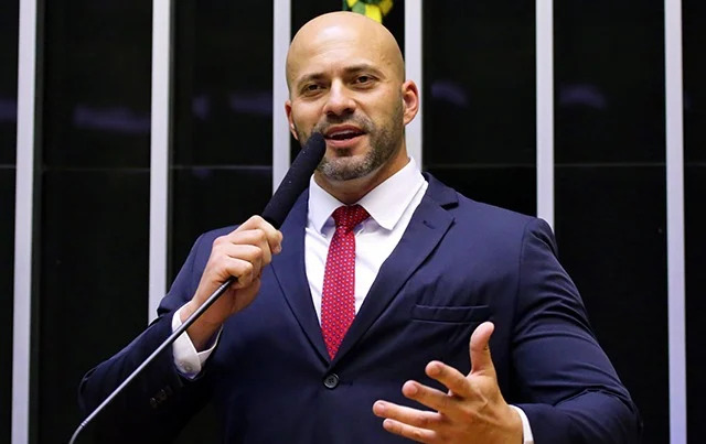 Deputado Daniel Silveira é preso após divulgar vídeo atacando ministros do STF