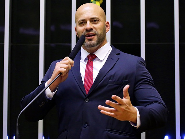 Câmara realizará sessão nesta sexta para decidir sobre prisão de Daniel Silveira