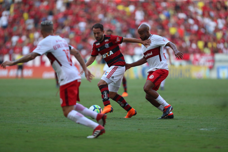 Flamengo e Internacional fazem 'final' do Brasileirão com números muito parecidos