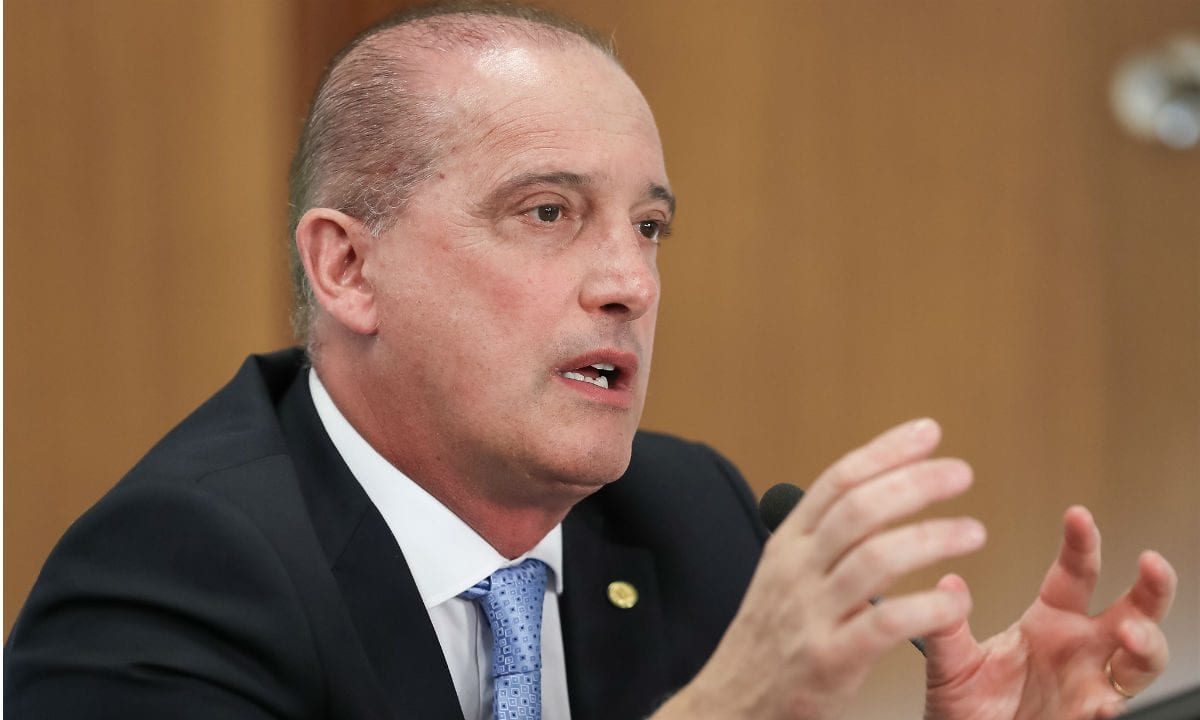  Ministro do STF homologa acordo que livra Onyx de investigação sobre caixa 2