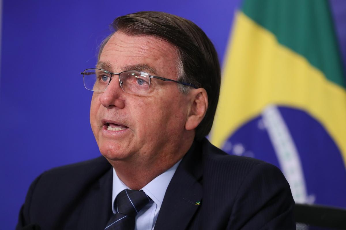 Bolsonaro usa enquete alemã distorcida para criticar uso de máscaras