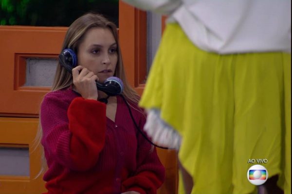 Carla atende big fone e põe Lumena, Rodolffo e Fiuk no Paredão