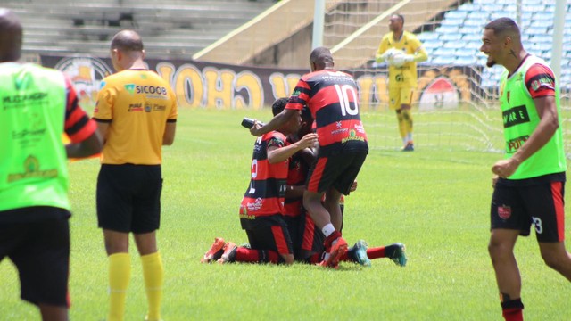 Com gols nos acréscimos, Flamengo vence primeiro Rivengo do ano