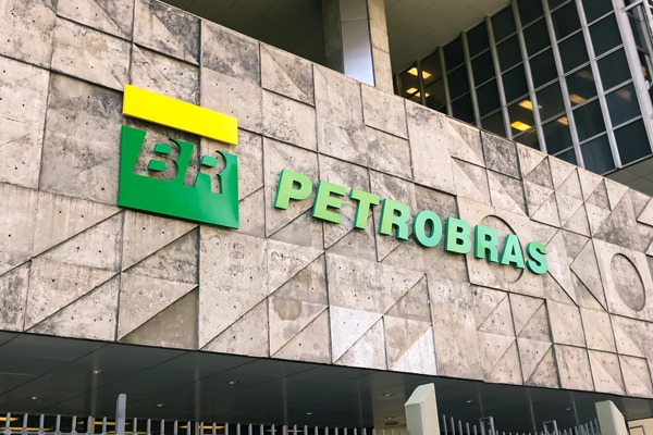 Quatro conselheiros da Petrobras renunciam após troca na presidência