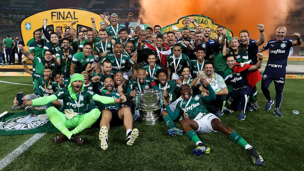 Palmeiras homenageia vítimas da covid-19 com o título da Copa do Brasil