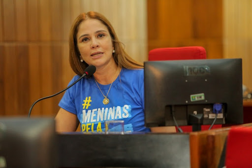 Deputada denuncia que terceirizados do Hospital da Polícia com salários atrasados