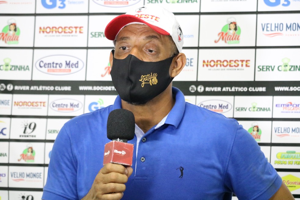 Após derrota para o Tiradentes, River demite técnico Emanoel Sacramento