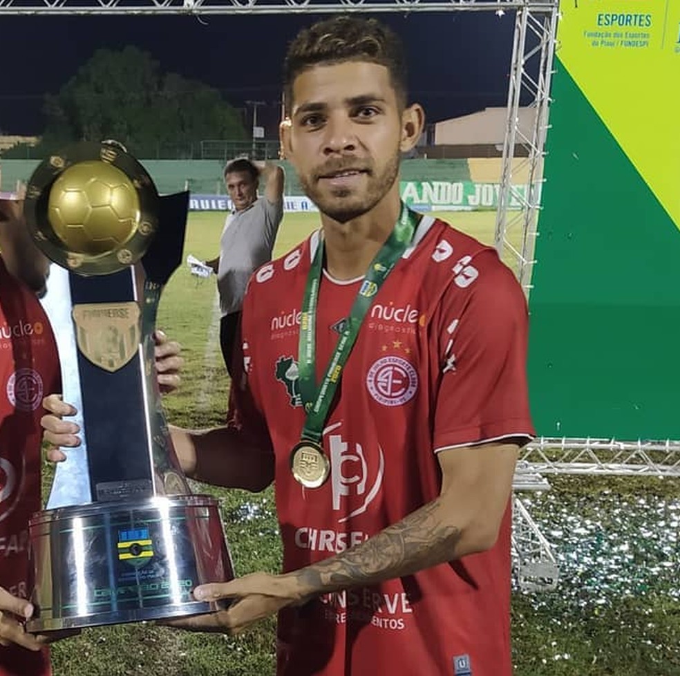 4 de Julho acerta o retorno do meia Ricardo Sena, campeão em 2020