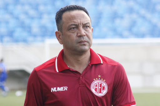 River anuncia Paulinho Kobayashi, ex-técnico do Picos e do América-RN