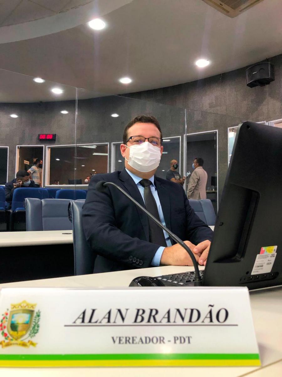 Vereador Alan Brandão (PDT) crítica decreto do Governo do Estado