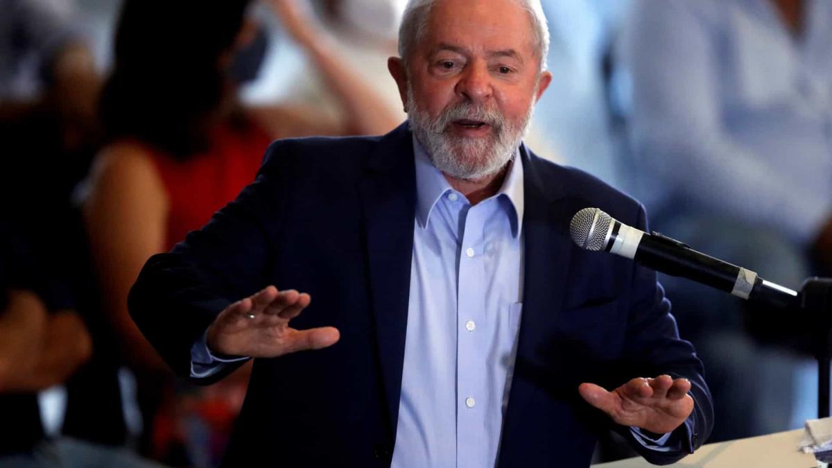  Lula admite que pretende se candidatar à Presidência caso PT e aliados concordem