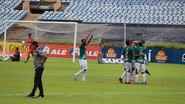 Altos domina o 4 de Julho e vence por 2 a 0 em jogo na Copa do Nordeste