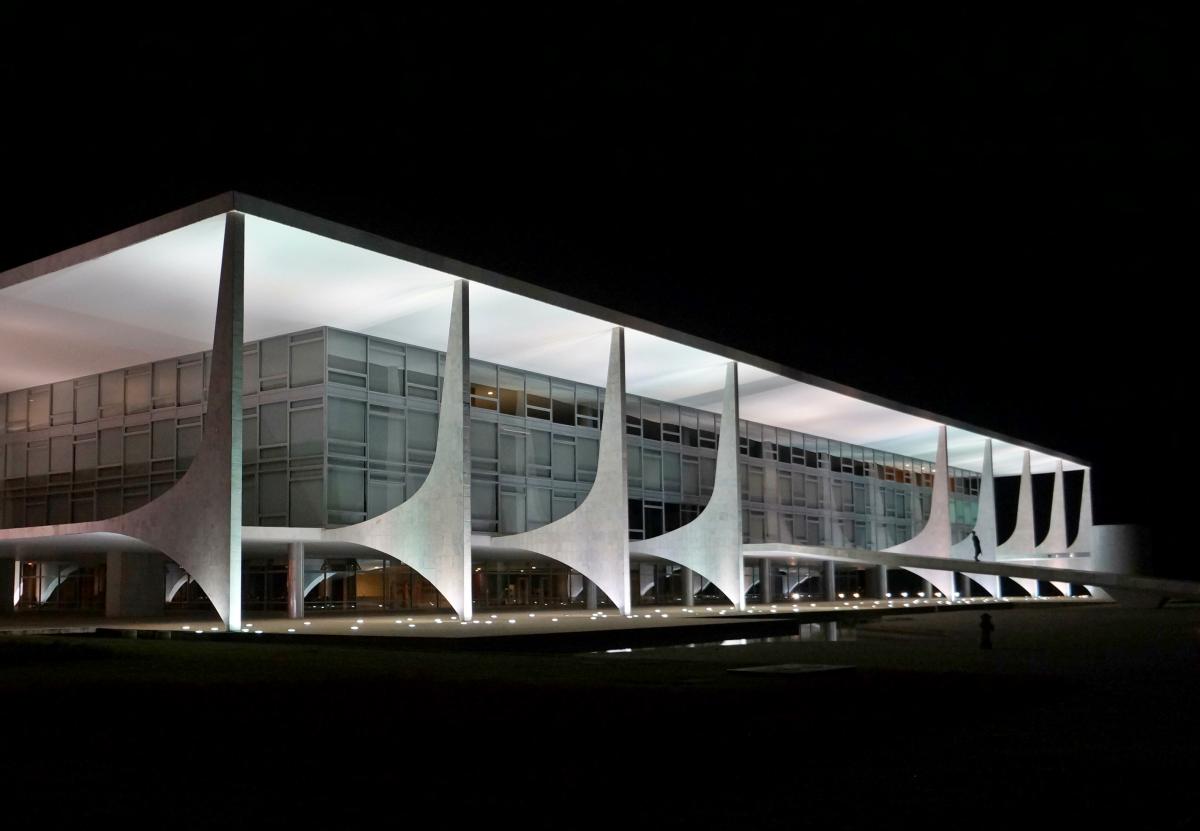 Bolsonaro muda 6 ministros e indicados reforçam alinhamento ao Planalto