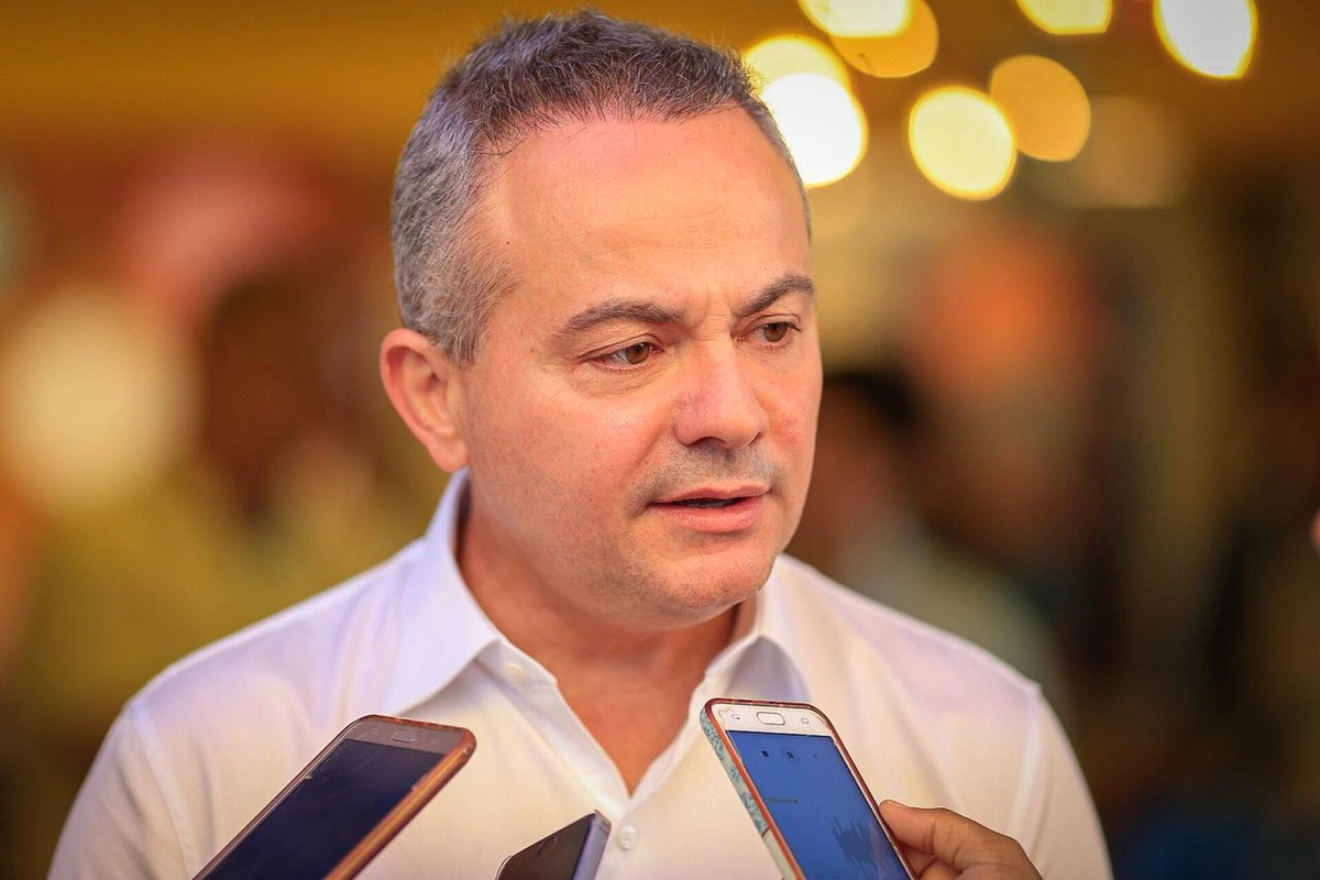 Valter Alencar deixa presidência estadual do PSC e se desfilia do partido