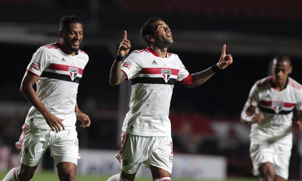 São Paulo goleia São Caetano por 5 a 1 no retorno do Campeonato Paulista