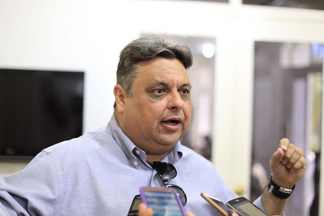 Deputado Júlio Arcoverde tem telefone clonado por criminosos