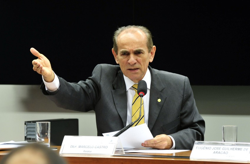 Marcelo Castro é favorável a CPI da Covid-19, mas diz que esse não é o momento