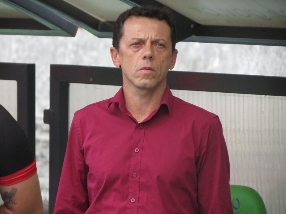 Fernando Tonet entrega cargo e não é mais o técnico do Altos