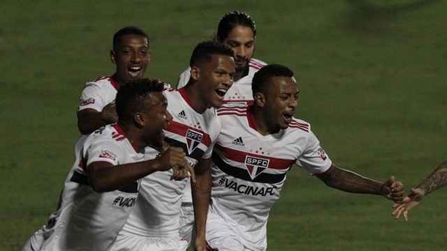 Com reservas, São Paulo bate o Ituano e garante vaga antecipada nas quartas