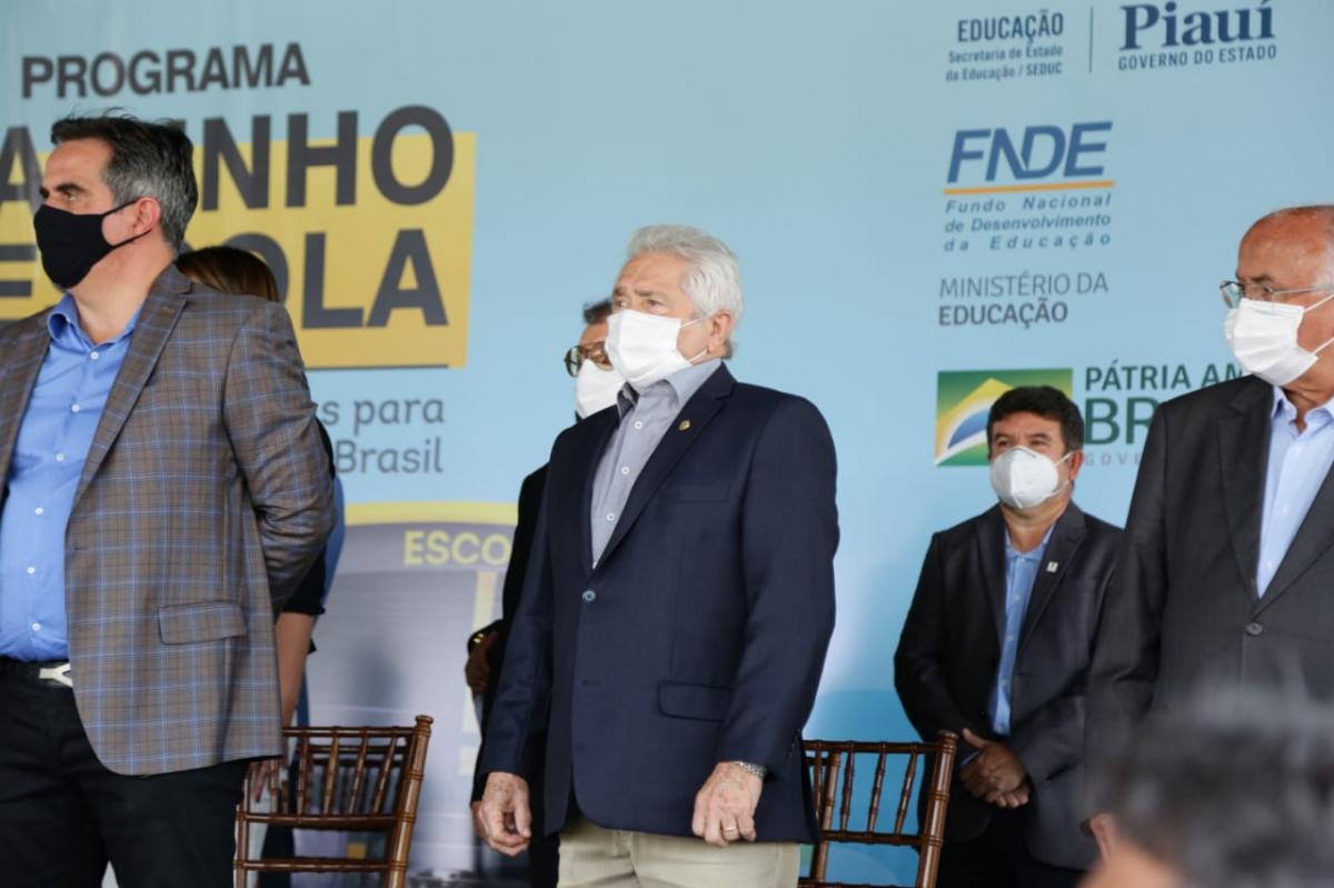 Em solenidade com o ministro Milton Ribeiro, Elmano destaca o fortalecimento da educação