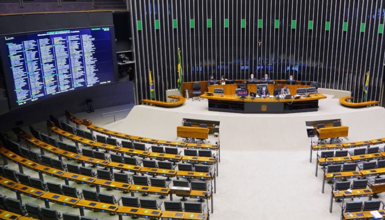 Câmara dos Deputados aprova projeto que revoga Lei da Segurança Nacional