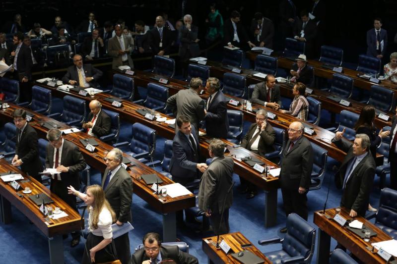 Senado funcionará em meio expediente nos dias de jogo do Brasil