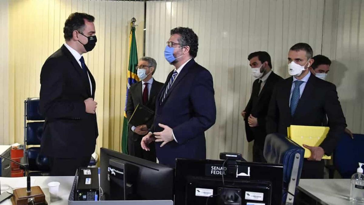 Governo não definiu plano único de combate à pandemia, diz Araújo na CPI da Covid