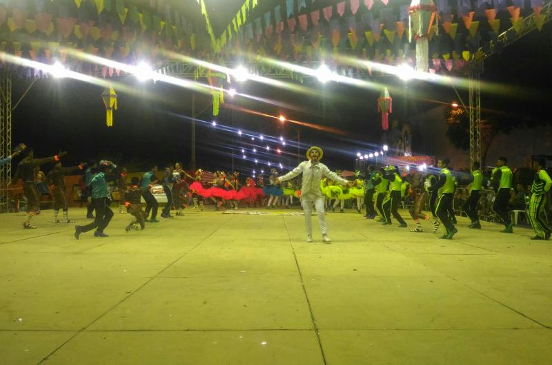 Grupos culturais encantam o público no segundo dia do Cidade Junina