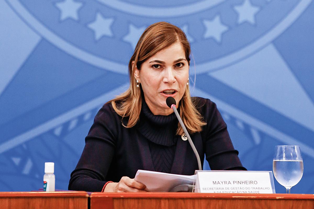 CPI da Covid ouve secretária do Ministério da Saúde conhecida como Capitã Cloroquina