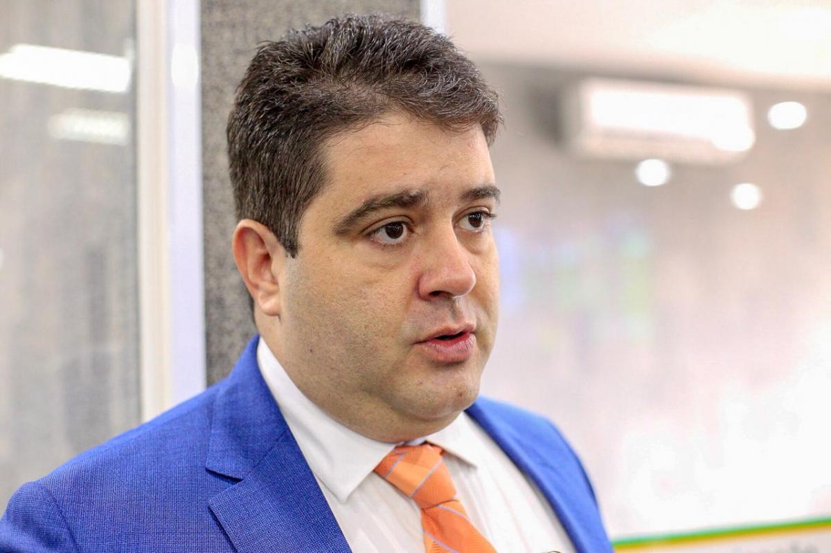 Vereador Luís André é internado com covid-19 em hospital de Teresina