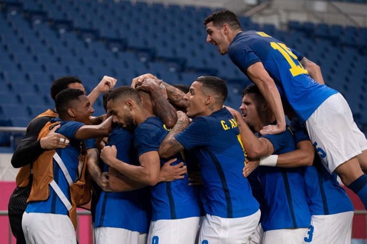 Seleção brasileira vence Arábia Saudita com 2 gols de Richarlison e avança em 1º do grupo