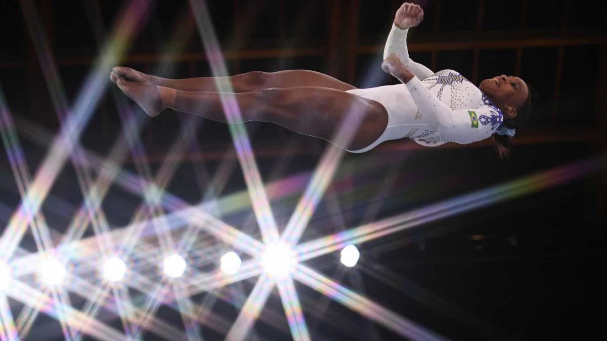 Sem Biles, Rebeca faz final na ginástica para cumprir previsão de 1ª treinadora