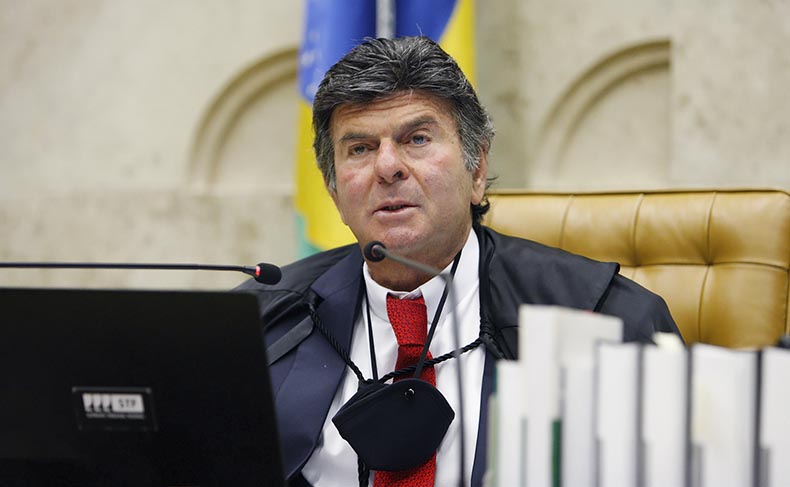 Nove ministros do STF e ex-presidentes do TSE rebatem Bolsonaro e defendem urnas eletrônicas