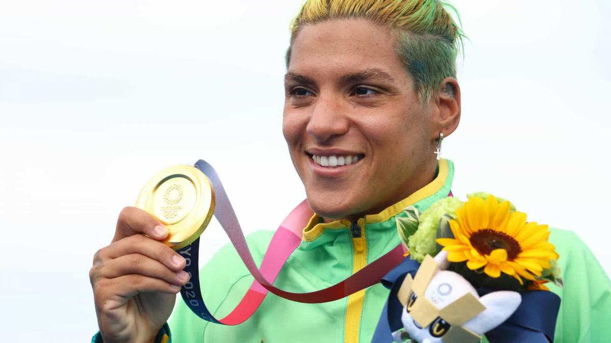 Ana Marcela Cunha leva a melhor e garante ouro na maratona aquática