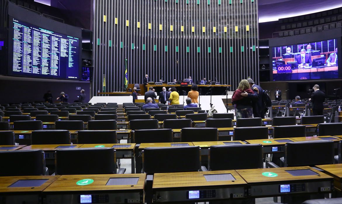 Veja como os deputados do Piauí votaram no projeto que autoriza privatização dos Correios